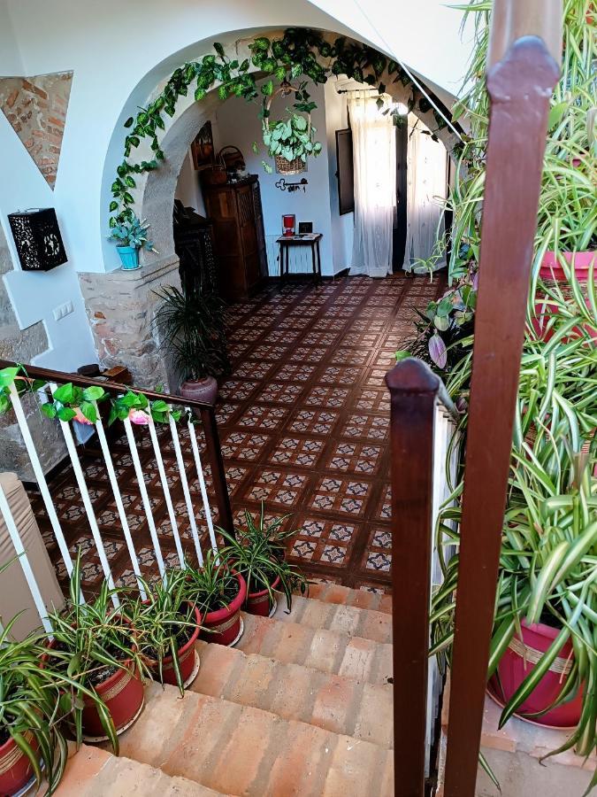 25 De Abril Homestay *